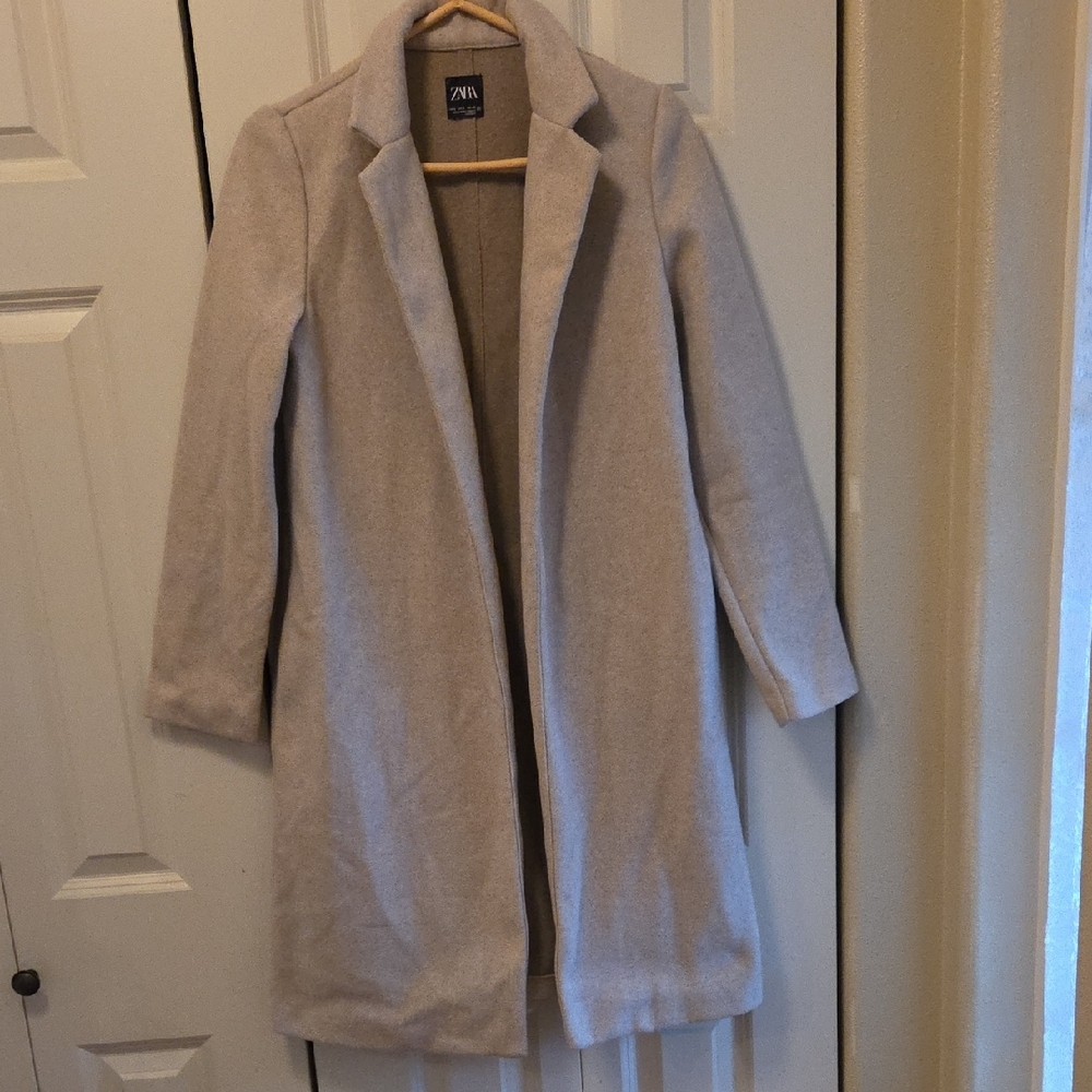 Zara Women's Elegant Cream Trench Coat